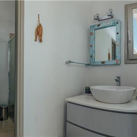 4 bedroom villa with pool, Paros, sleeps 8